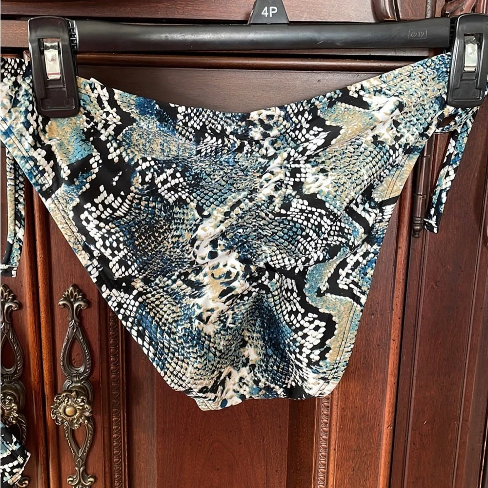 Bikini Set - Picture 4 of 5